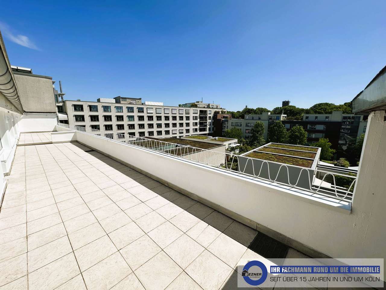 PENTHOUSE - FÜNF - ZIMMER - DACHTERASSEN - WOHNUNG ÜBER DEN DÄCHERN VON KÖLN