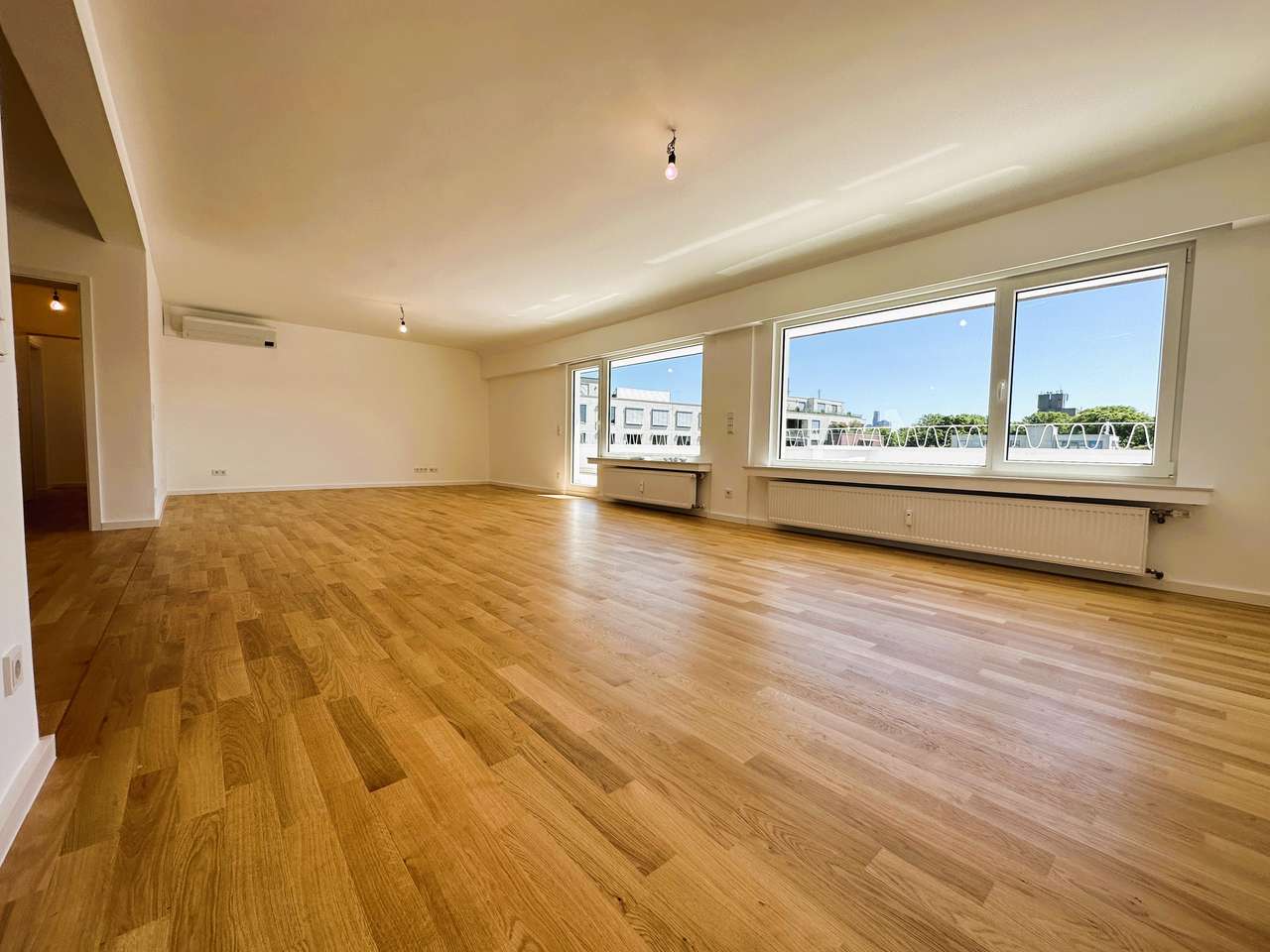 PENTHOUSE - FÜNF - ZIMMER - DACHTERASSEN - WOHNUNG ÜBER DEN DÄCHERN VON KÖLN