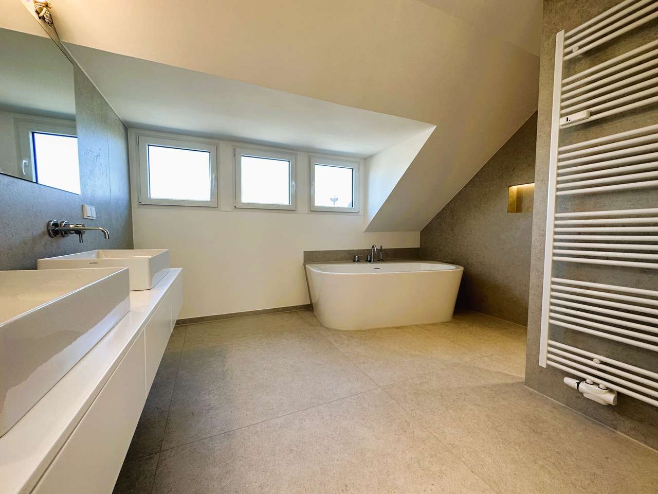 PENTHOUSE - FÜNF - ZIMMER - DACHTERASSEN - WOHNUNG ÜBER DEN DÄCHERN VON KÖLN