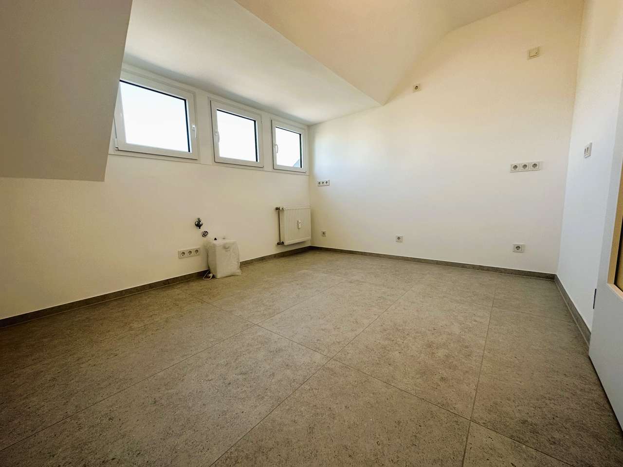 PENTHOUSE - FÜNF - ZIMMER - DACHTERASSEN - WOHNUNG ÜBER DEN DÄCHERN VON KÖLN