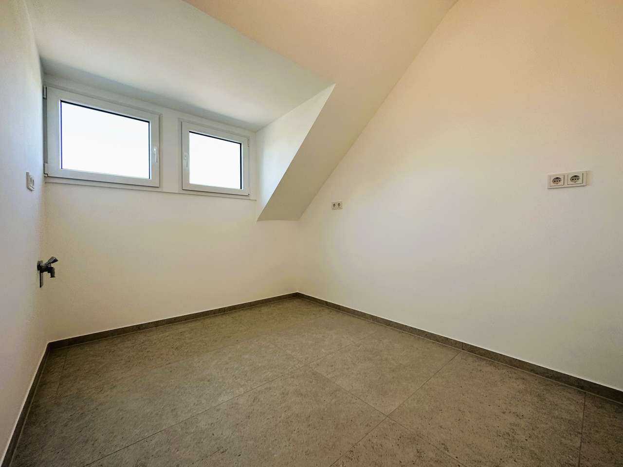 PENTHOUSE - FÜNF - ZIMMER - DACHTERASSEN - WOHNUNG ÜBER DEN DÄCHERN VON KÖLN