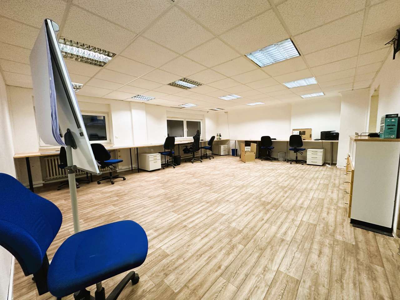 GEWERBE mit BÜRORÄUMEN und LAGERFLÄCHE in NEU - EHRENFELD