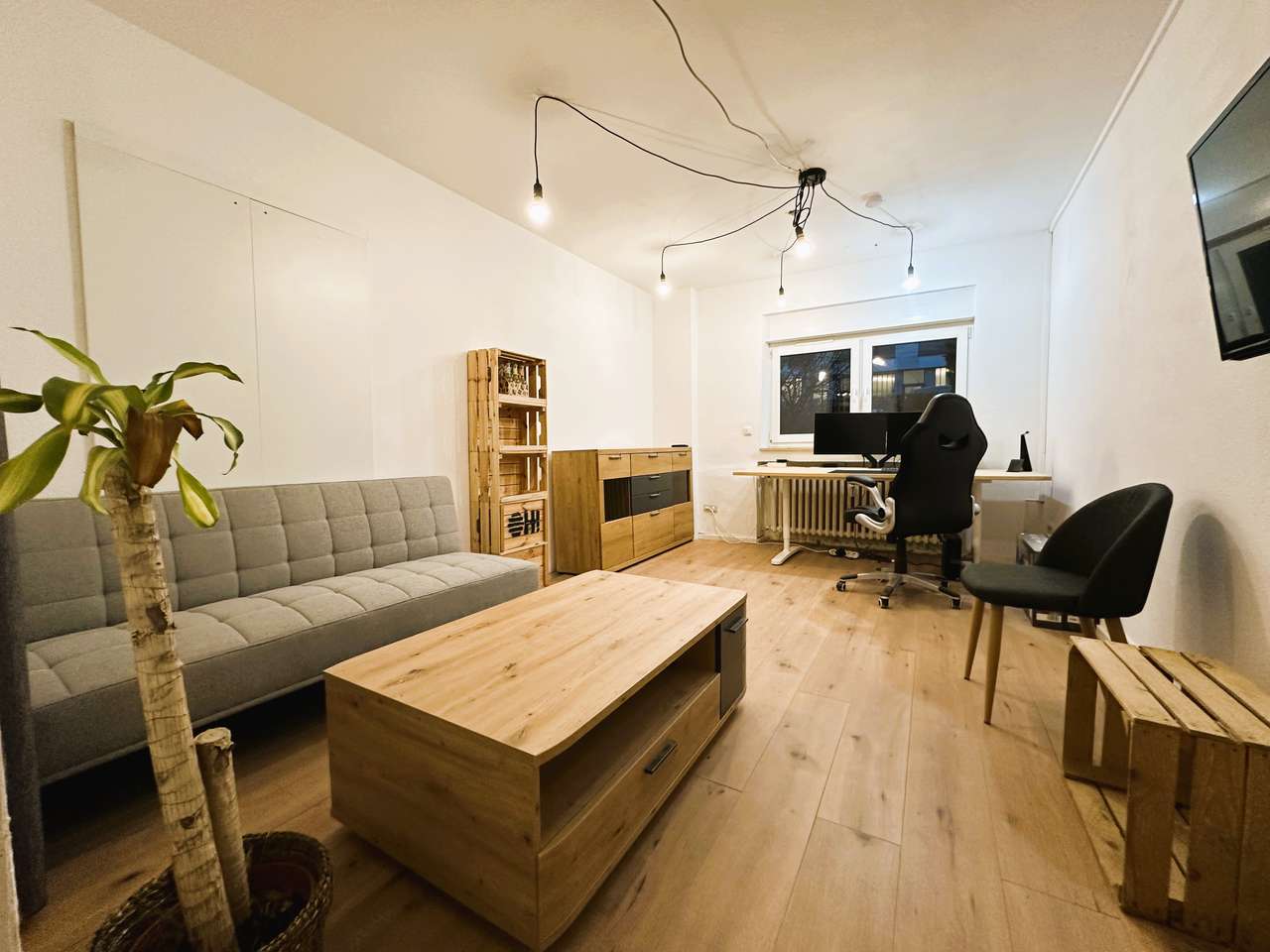 GEWERBE mit BÜRORÄUMEN und LAGERFLÄCHE in NEU - EHRENFELD