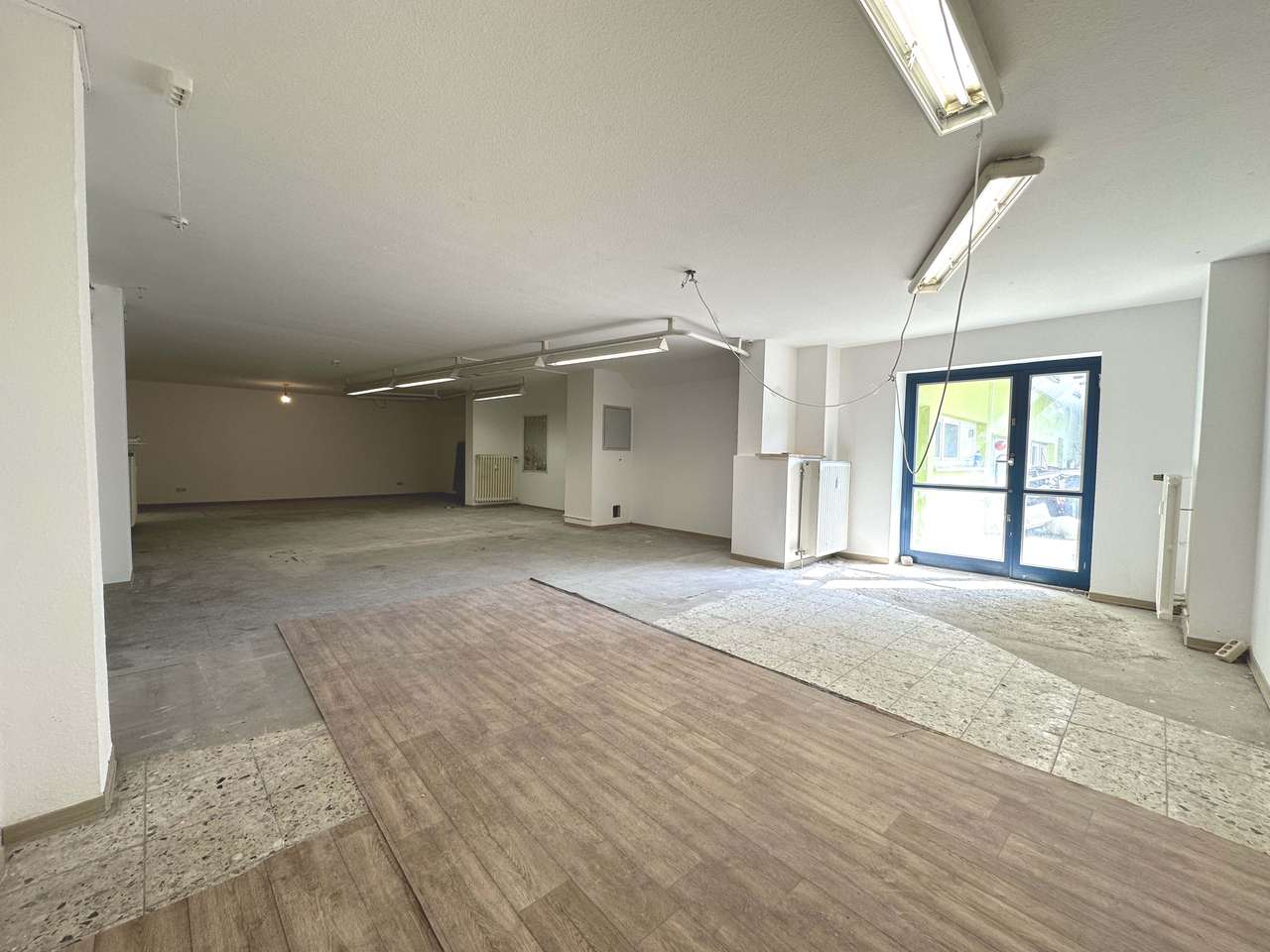 GEWERBE mit BÜRORÄUMEN und LAGERFLÄCHE in NEU - EHRENFELD