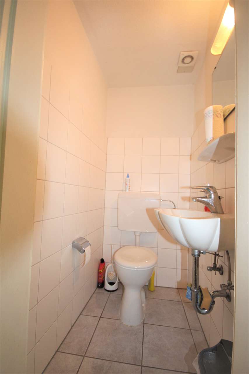 PRAXIS/BÜRO IN REPRÄSENTATIVER LAGE MIT PKW-STELLPLÄTZEN IN DER KÖLNER - SÜDSTADT