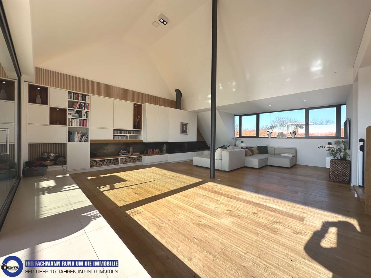 DAS HAUS auf dem HAUS – EXKLUSIVE MAISONETTE WOHNUNG MIT VIELEN EXTRAS ÜBER DEN DÄCHERN VON KÖLN