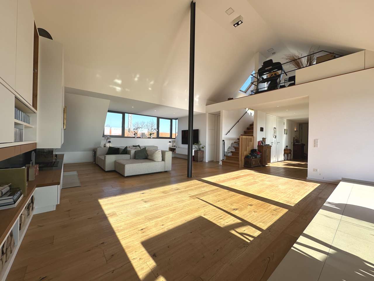 DAS HAUS auf dem HAUS – EXKLUSIVE MAISONETTE WOHNUNG MIT VIELEN EXTRAS ÜBER DEN DÄCHERN VON KÖLN