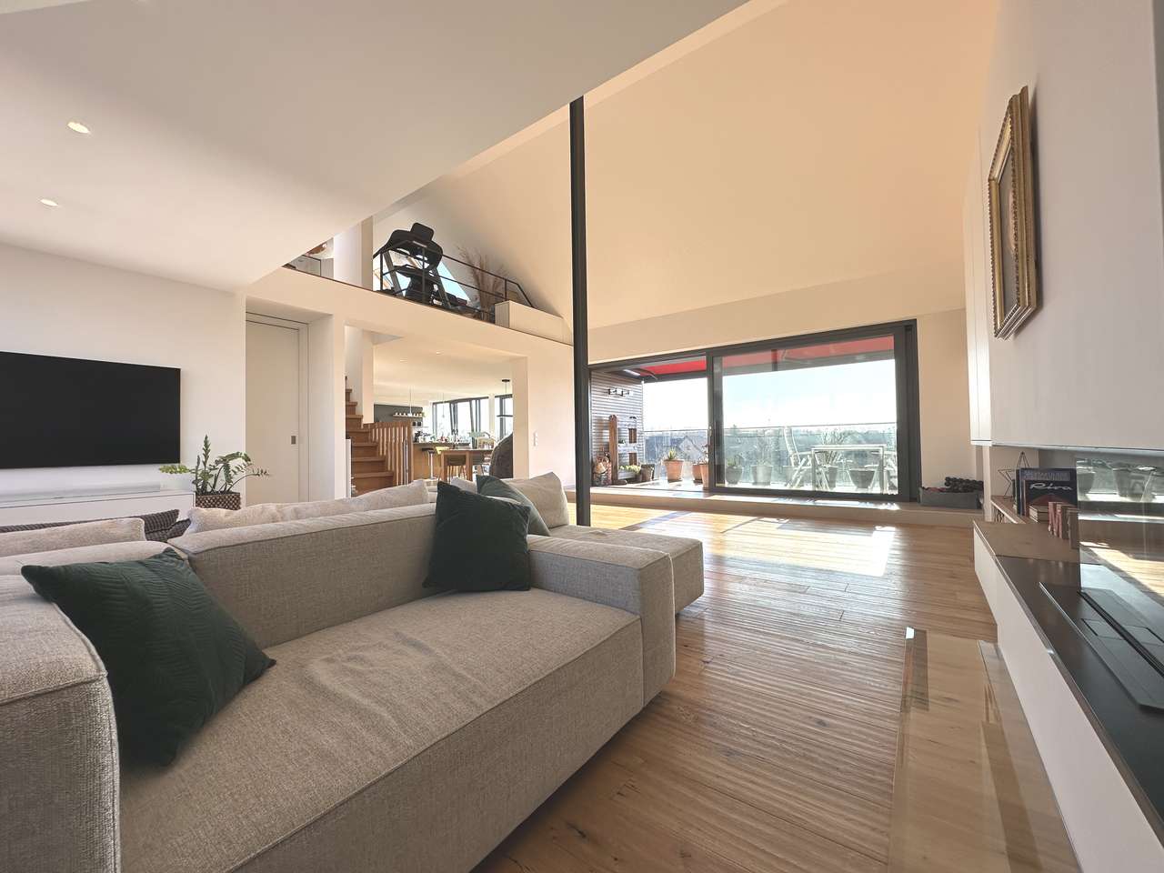 DAS HAUS auf dem HAUS – EXKLUSIVE MAISONETTE WOHNUNG MIT VIELEN EXTRAS ÜBER DEN DÄCHERN VON KÖLN