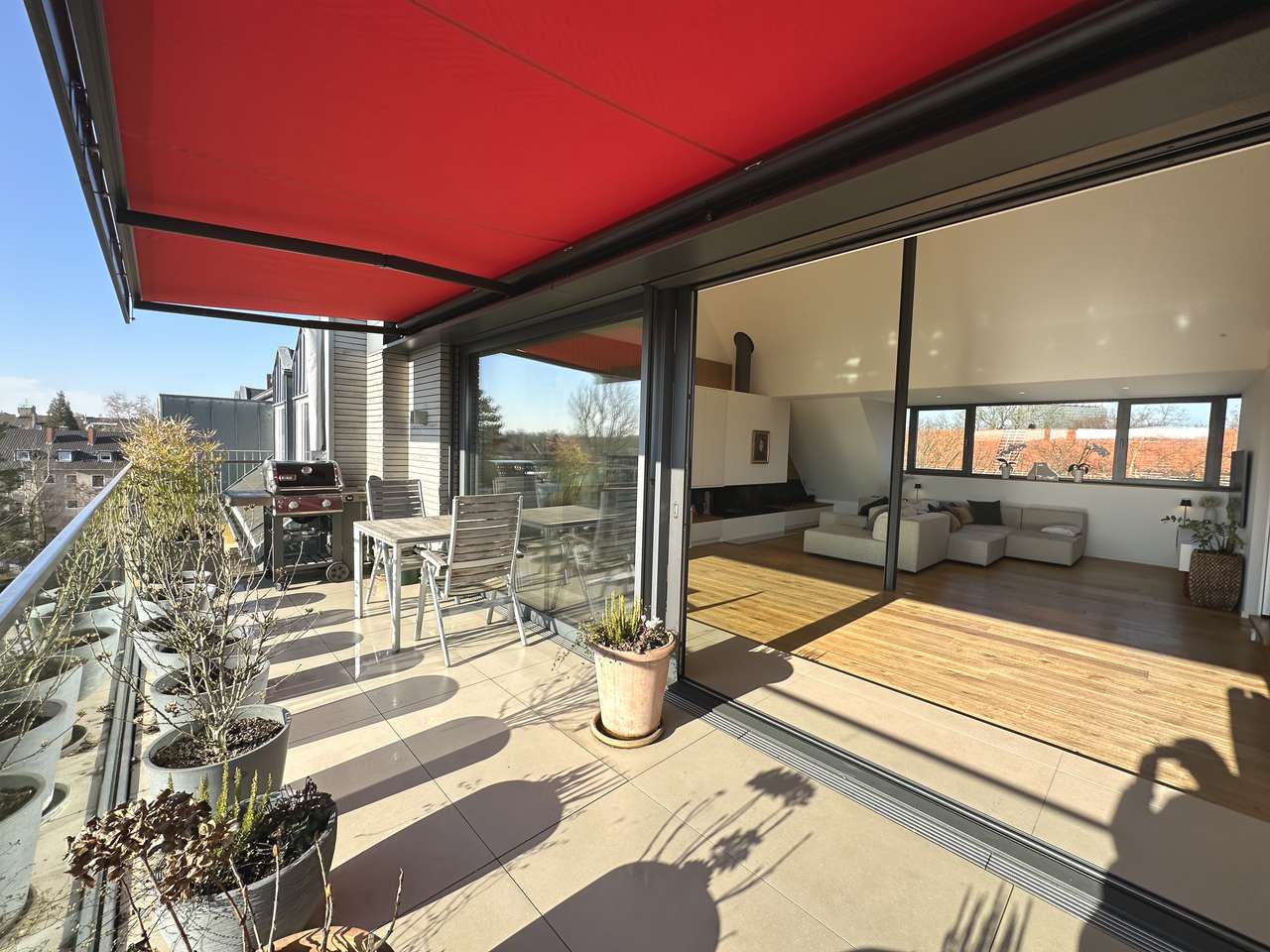 DAS HAUS auf dem HAUS – EXKLUSIVE MAISONETTE WOHNUNG MIT VIELEN EXTRAS ÜBER DEN DÄCHERN VON KÖLN