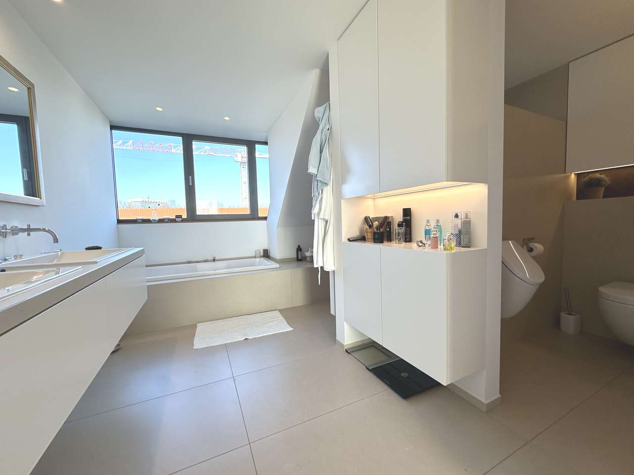 DAS HAUS auf dem HAUS – EXKLUSIVE MAISONETTE WOHNUNG MIT VIELEN EXTRAS ÜBER DEN DÄCHERN VON KÖLN