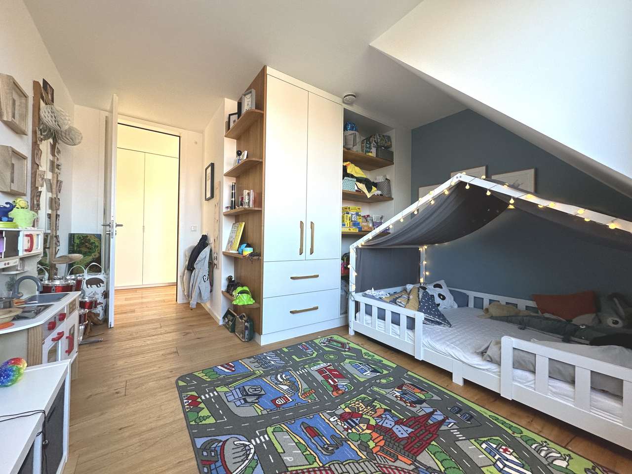 DAS HAUS auf dem HAUS – EXKLUSIVE MAISONETTE WOHNUNG MIT VIELEN EXTRAS ÜBER DEN DÄCHERN VON KÖLN