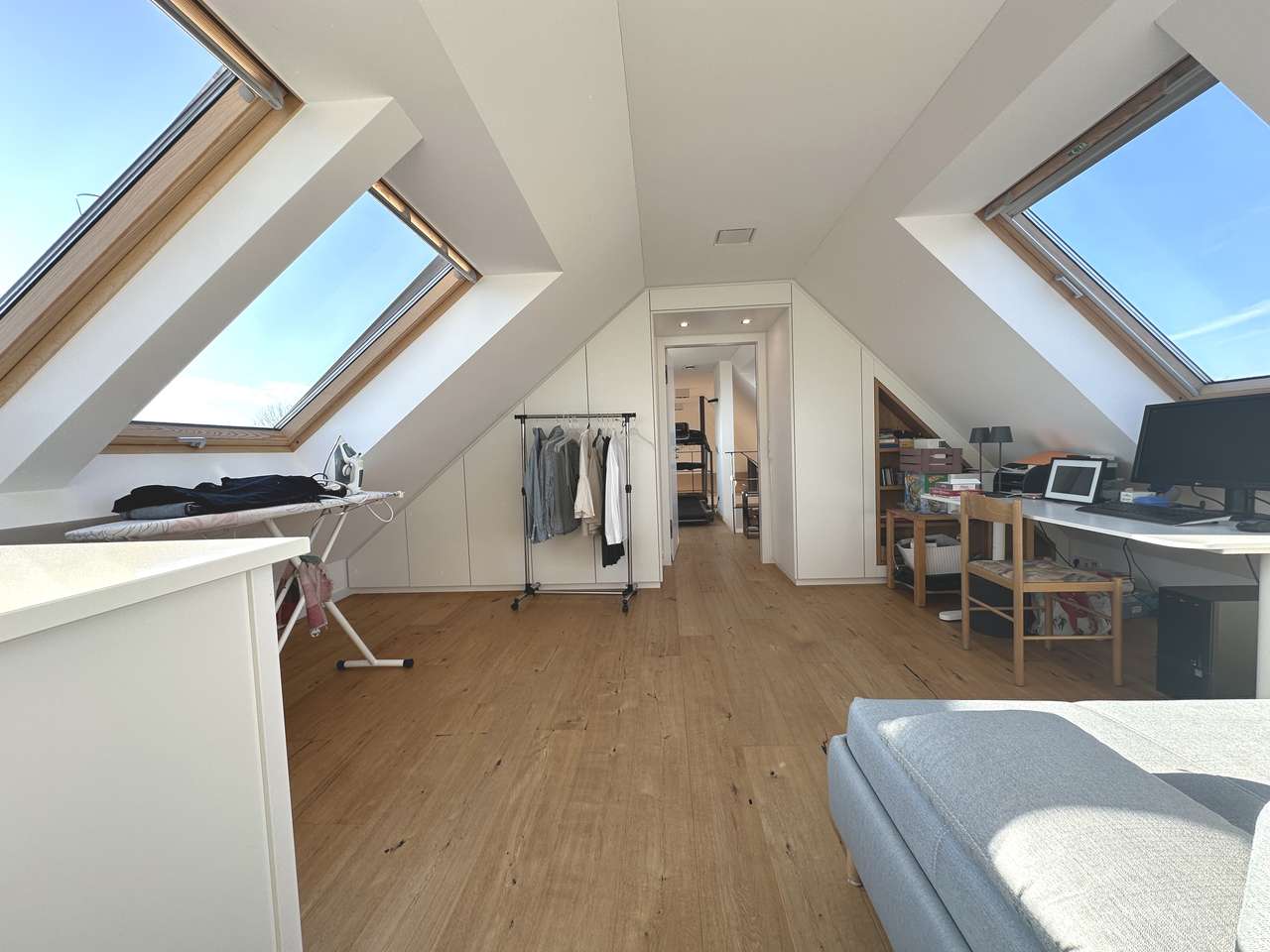 DAS HAUS auf dem HAUS – EXKLUSIVE MAISONETTE WOHNUNG MIT VIELEN EXTRAS ÜBER DEN DÄCHERN VON KÖLN