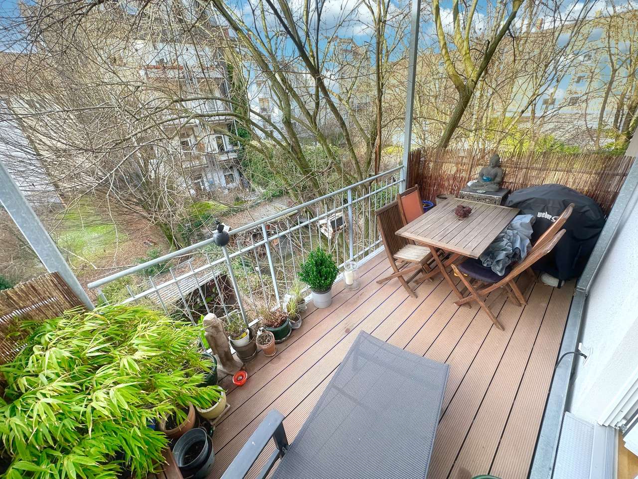 DENKMAL AFA: UNSANIERTE ALTBAUWOHNUNG MIT HOHEN DECKEN UND BALKON IM AGNESVIERTEL