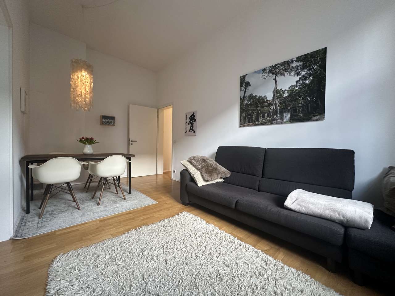 DENKMAL AFA: UNSANIERTE ALTBAUWOHNUNG MIT HOHEN DECKEN UND BALKON IM AGNESVIERTEL