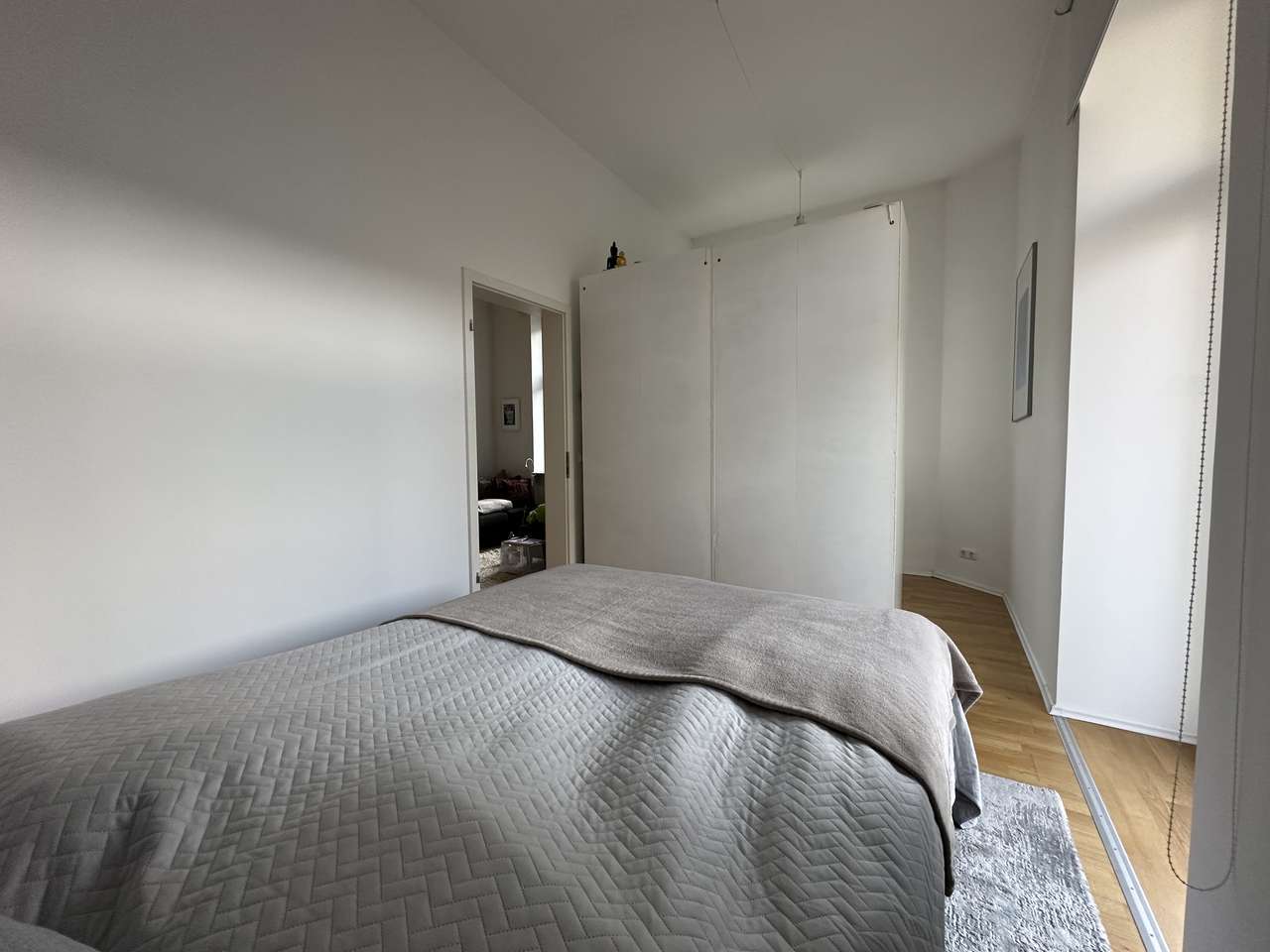 DENKMAL AFA: UNSANIERTE ALTBAUWOHNUNG MIT HOHEN DECKEN UND BALKON IM AGNESVIERTEL