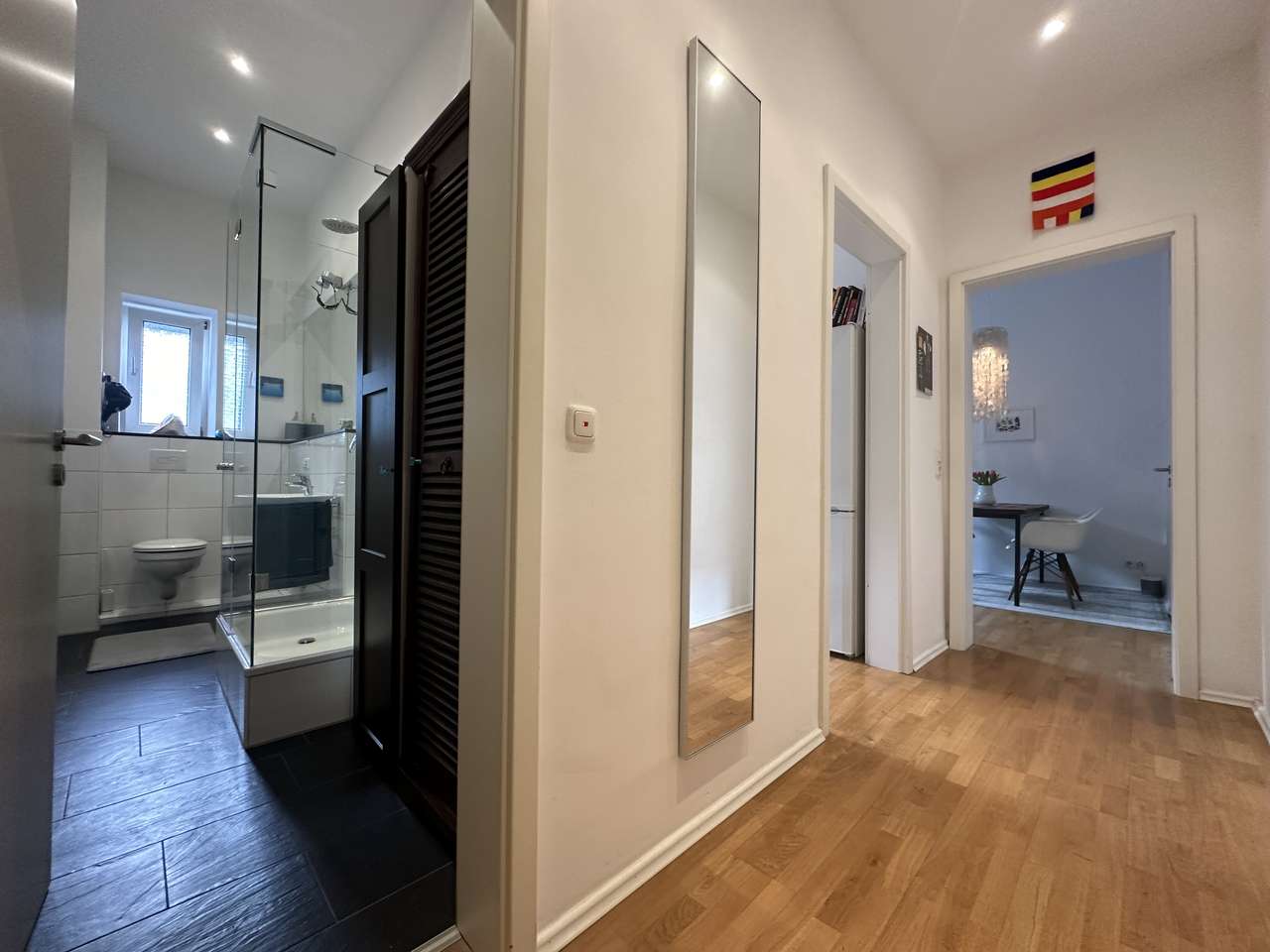 DENKMAL AFA: UNSANIERTE ALTBAUWOHNUNG MIT HOHEN DECKEN UND BALKON IM AGNESVIERTEL