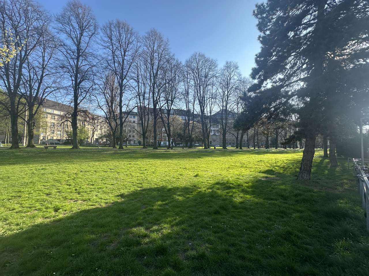 ALTBAU 5 ZIMMER DOMBLICK WOHNUNG / TG–STELLPLATZ / BALKON / AUFZUG / KÖLNER - SÜDSTADT