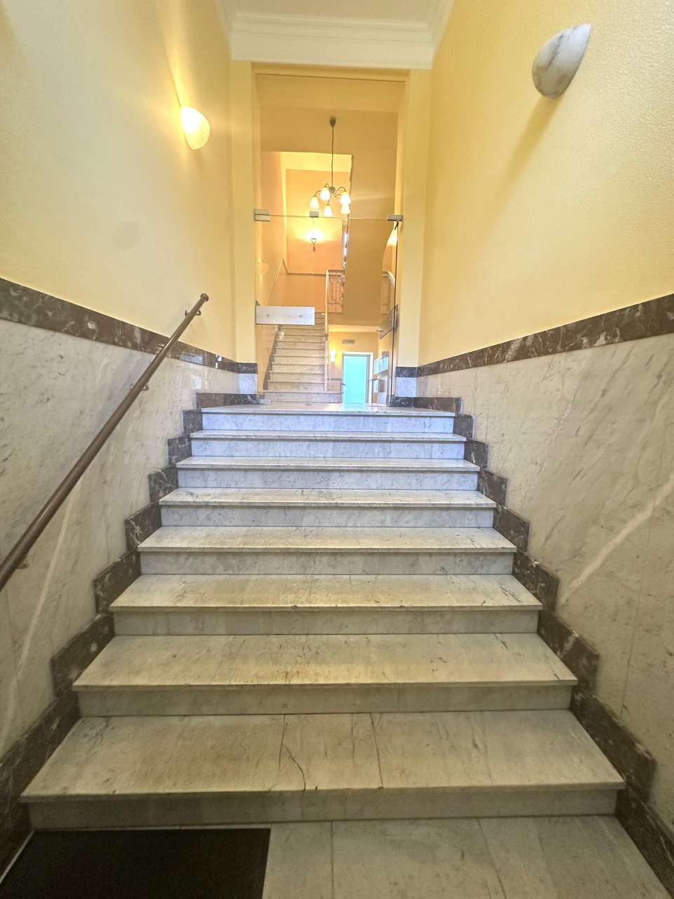 ALTBAU 5 ZIMMER DOMBLICK WOHNUNG / TG–STELLPLATZ / BALKON / AUFZUG / KÖLNER - SÜDSTADT