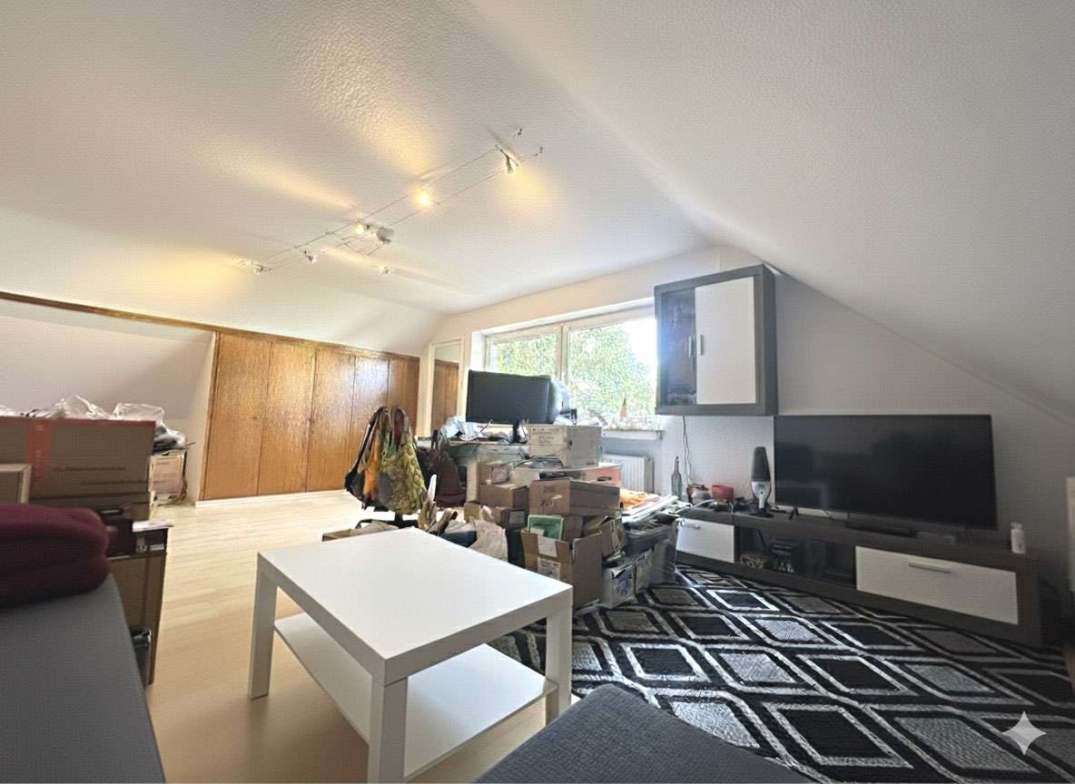 RUHIGES APPARTEMENT MIT SEPERATER KLEINER KÜCHE IN KÖLN - JUNKERSDORF