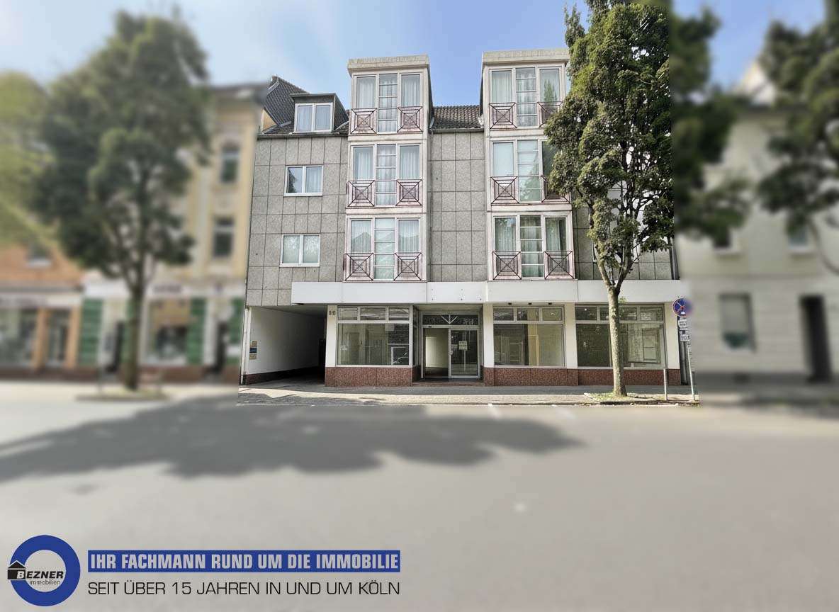 Attraktives Ladenlokal mit großer Schaufensterfront auf frequentierter Hauptstraße in Dellbrück