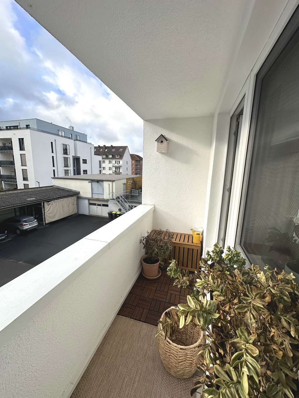 Ruhige Zwei - Zimmerwohnung mit schmalen Balkon und großer Küche in Köln-Neu-Ehrenfeld