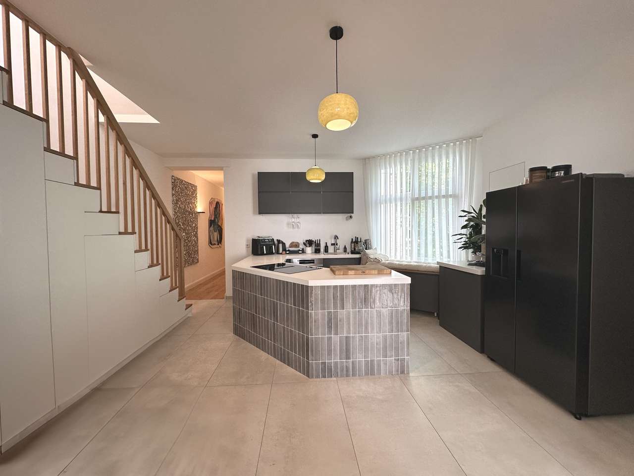 KERNSANIERTE ALTBAU DACHTERRASSEN 5 ZIMMER MAISONETTE WOHNUNG AM ERZBERGERPLATZ