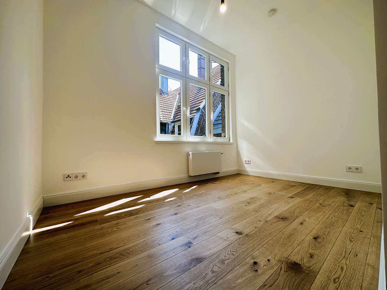 KERNSANIERTE ALTBAU DACHTERRASSEN 5 ZIMMER MAISONETTE WOHNUNG AM ERZBERGERPLATZ