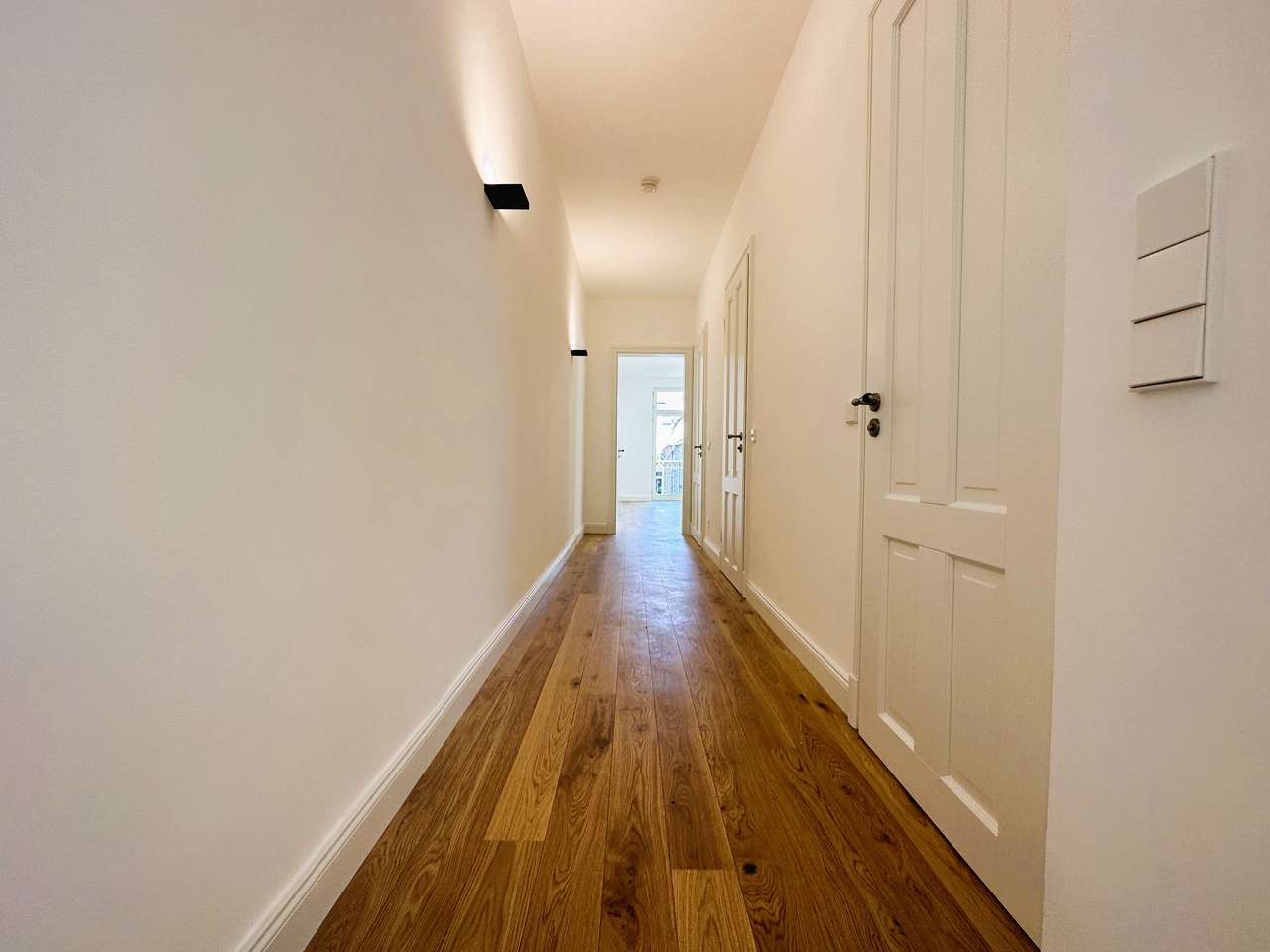 KERNSANIERTE ALTBAU DACHTERRASSEN 5 ZIMMER MAISONETTE WOHNUNG AM ERZBERGERPLATZ