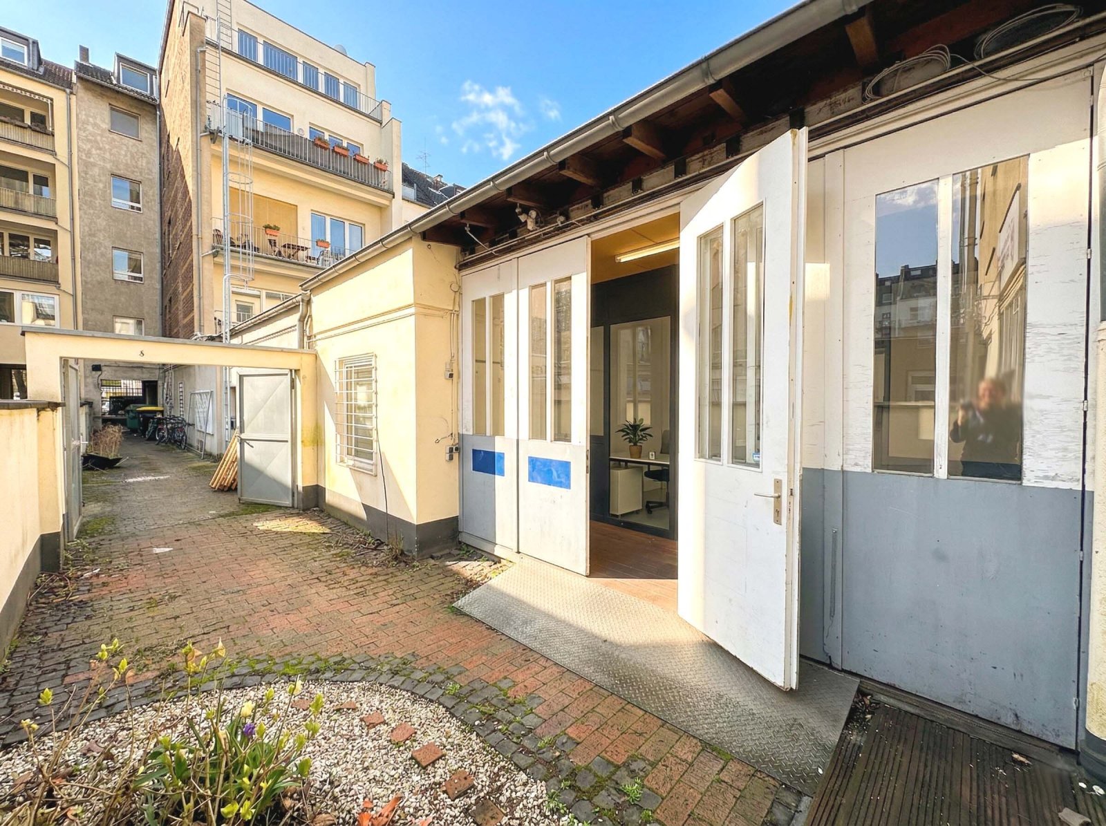 Urbanes Solitär-Loft - DAS HAUS im HOF  -  im BELGISCHEN VIERTEL