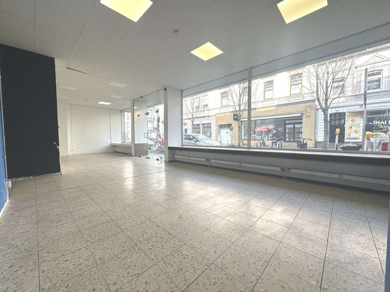 PROVISIONSFREI - Ladenlokal / großes Schaufenster / frequentierte Hauptstraße in DELLBRÜCK