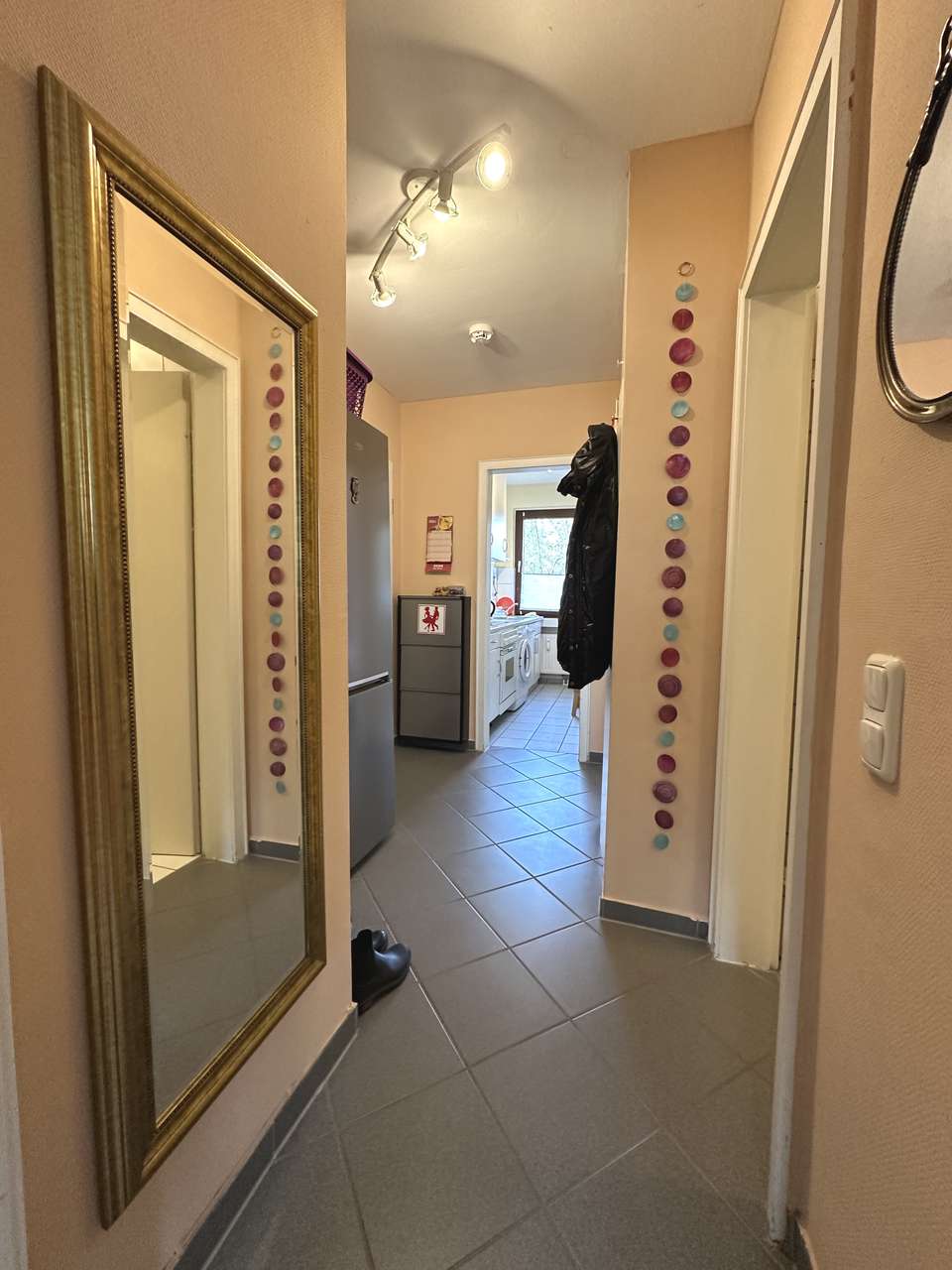 Schöne und Ruhige Zwei - Zimmerwohnung mit Balkon in Köln - Raderberg