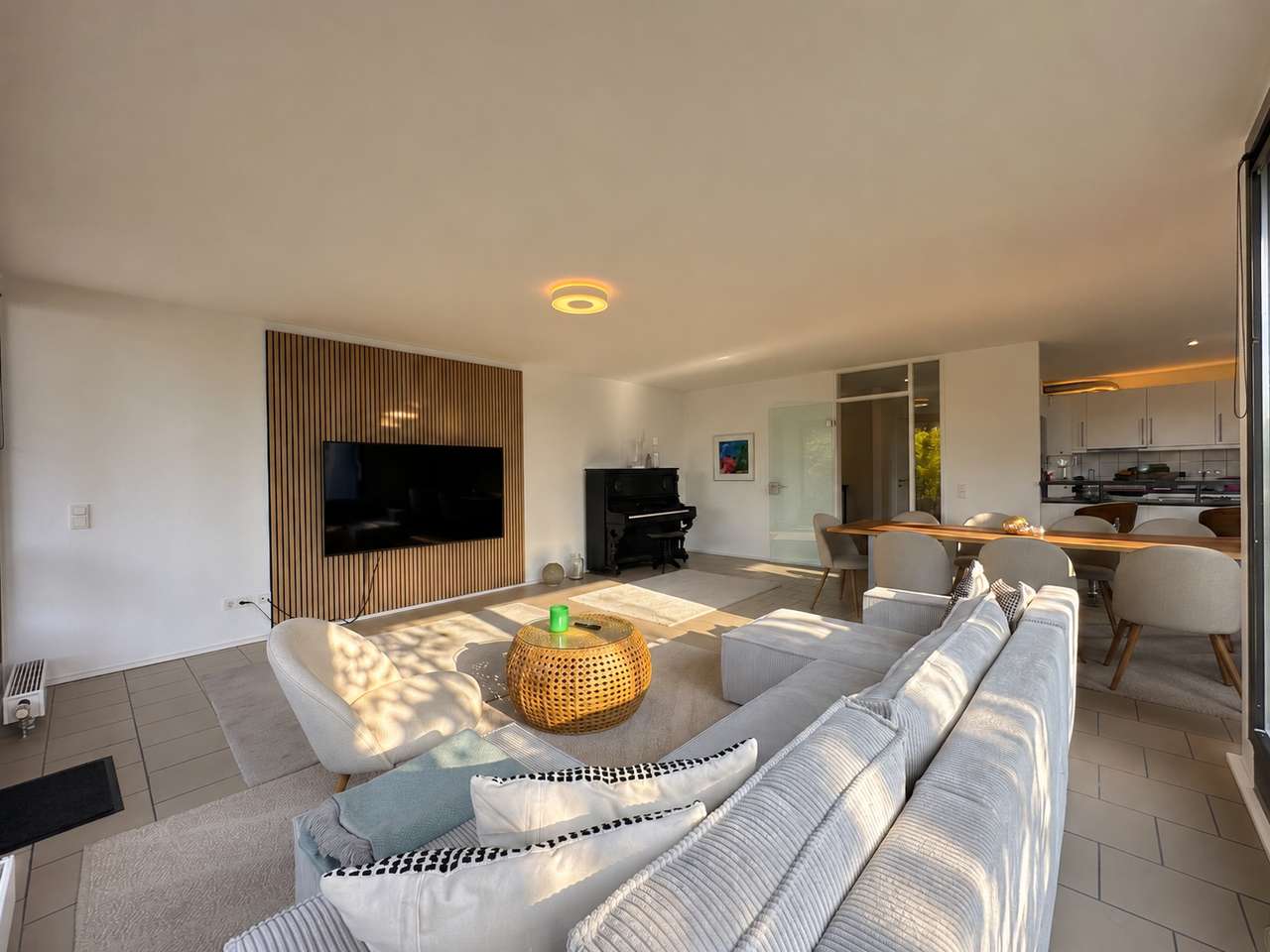 EXKLUSIVE RHEINBLICK BAUHAUS 4 ZIMMERWOHNUNG / RHEIN - TERRASSE / GARTEN / BALKON / TG - STELLPLATZ