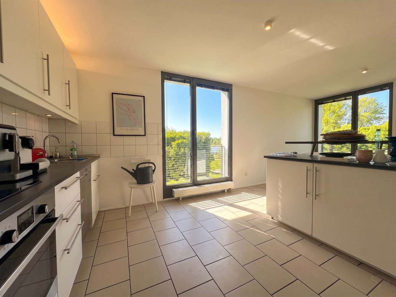 EXKLUSIVE RHEINBLICK BAUHAUS 4 ZIMMERWOHNUNG / RHEIN - TERRASSE / GARTEN / BALKON / TG - STELLPLATZ