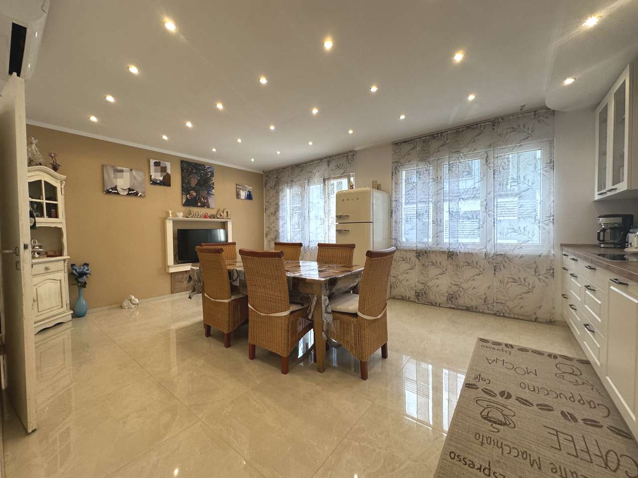 PLATZWUNDER mit grüner OASE:HAUS ca. 95 m² WOHNFLÄCHE zzgl. ca. 64 m² ZUSÄTZLICHE FLÄCHE  und KELLER