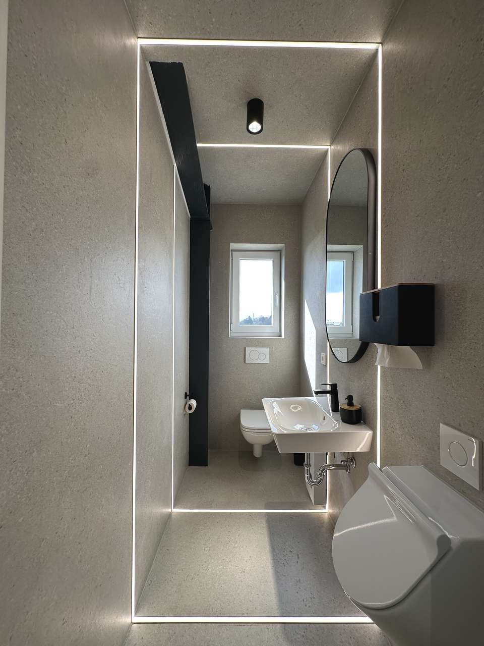 Exklusiver Firmensitz mit modernem Industriecharme: Design-Büros, Showroom & Lagerhalle