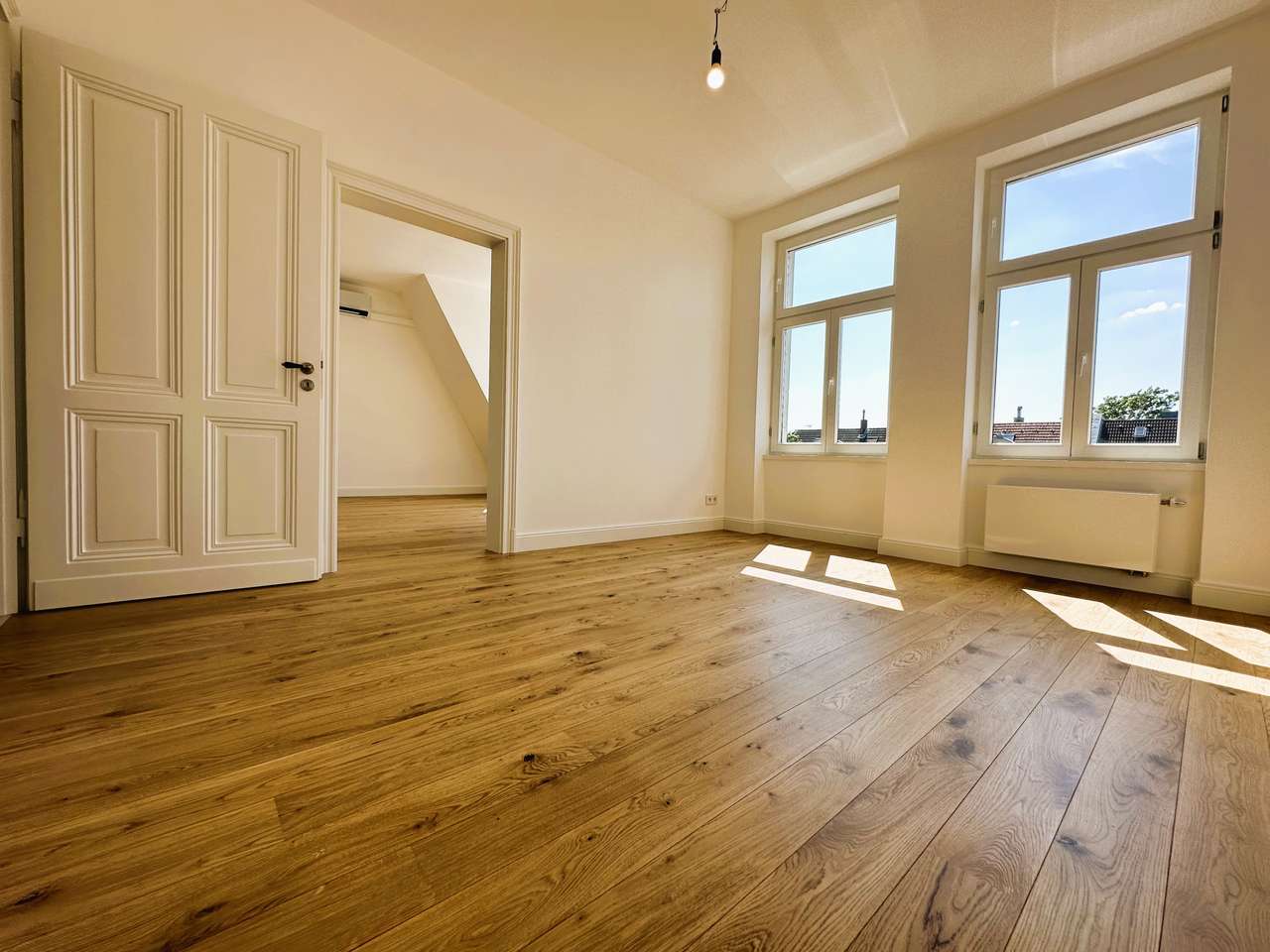 KERNSANIERTE ALTBAU DACHTERRASSEN 5 ZIMMER MAISONETTE WOHNUNG AM ERZBERGERPLATZ