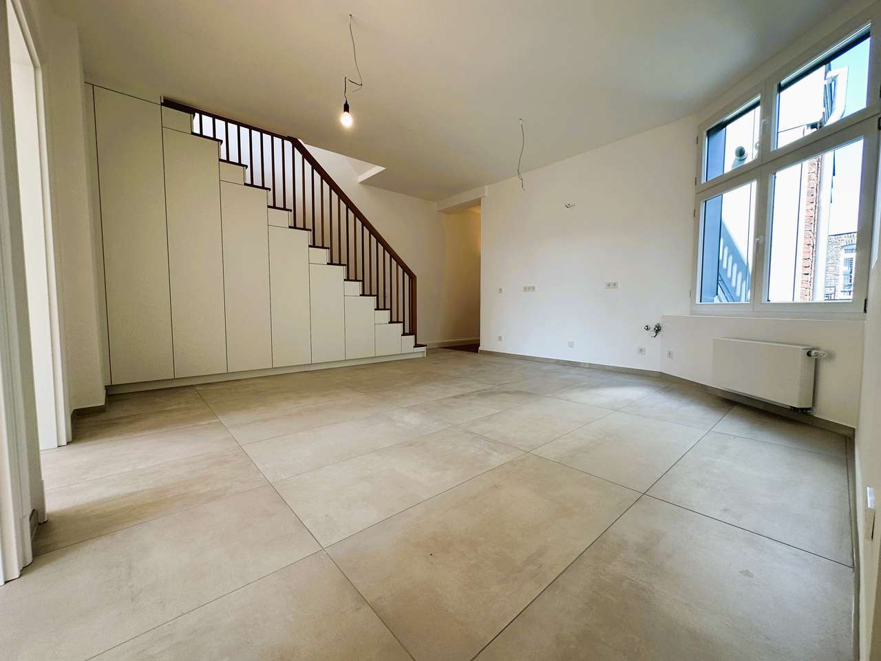 KERNSANIERTE ALTBAU DACHTERRASSEN 5 ZIMMER MAISONETTE WOHNUNG AM ERZBERGERPLATZ