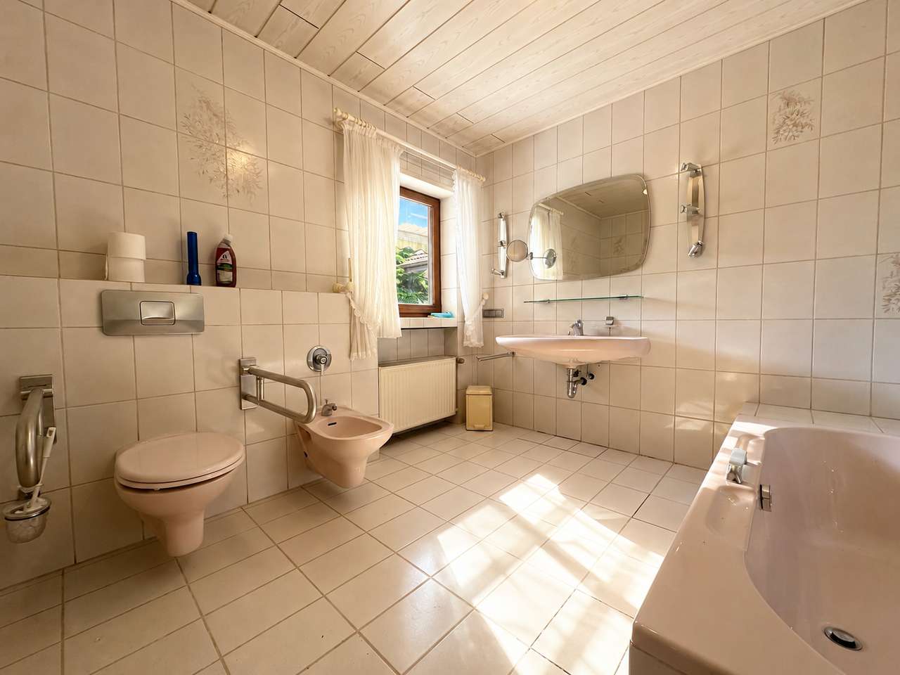 Idyllisches Einfamilienhaus mit XXL-Grundstück & riesiger Ausbaureserve im Dachgeschoss!