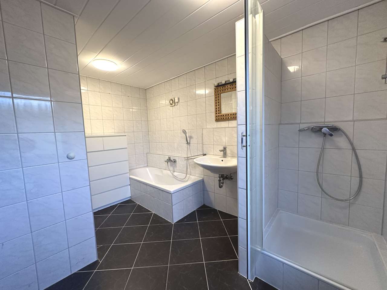 INNENHOF 2 EINHEITEN RAUMWUNDER: ca. 66 m² WOHNFLÄCHE + ca. 48 m² NUTZFLÄCHE ausgebautes DG + KELLER