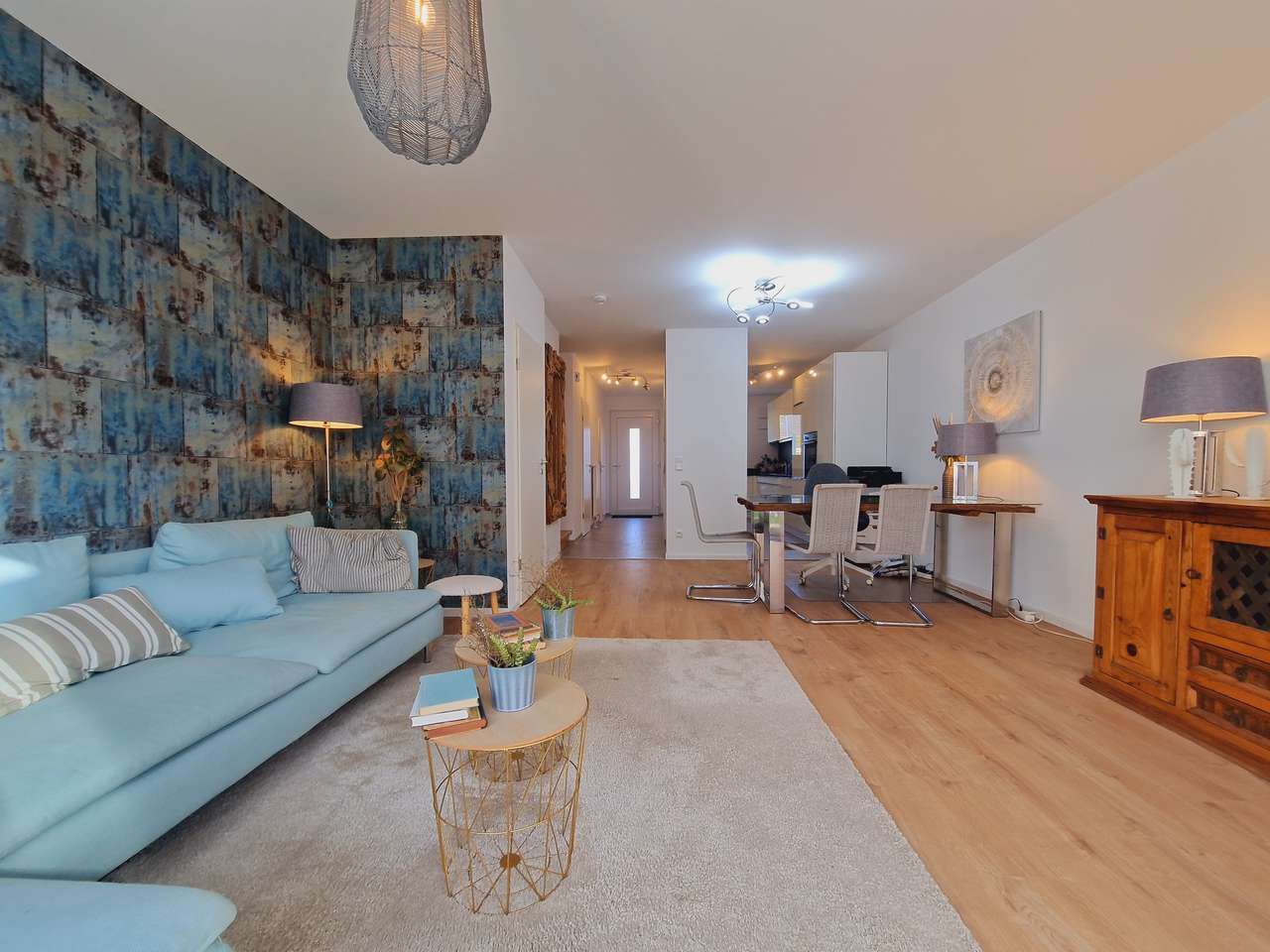Wohn-/Esszimmer Bild I Wohn-/Esszimmer Bild I