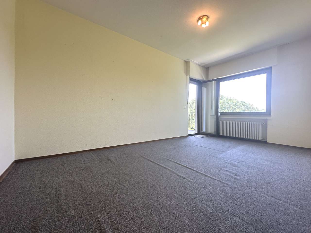Kinderzimmer mit Zugang Balkon Kinderzimmer mit Zugang Balkon