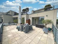 große Terrasse - Ebene 2