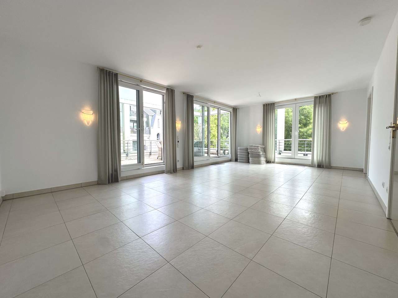 Wohnzimmer - Ebene 1 Wohnzimmer - Ebene 1