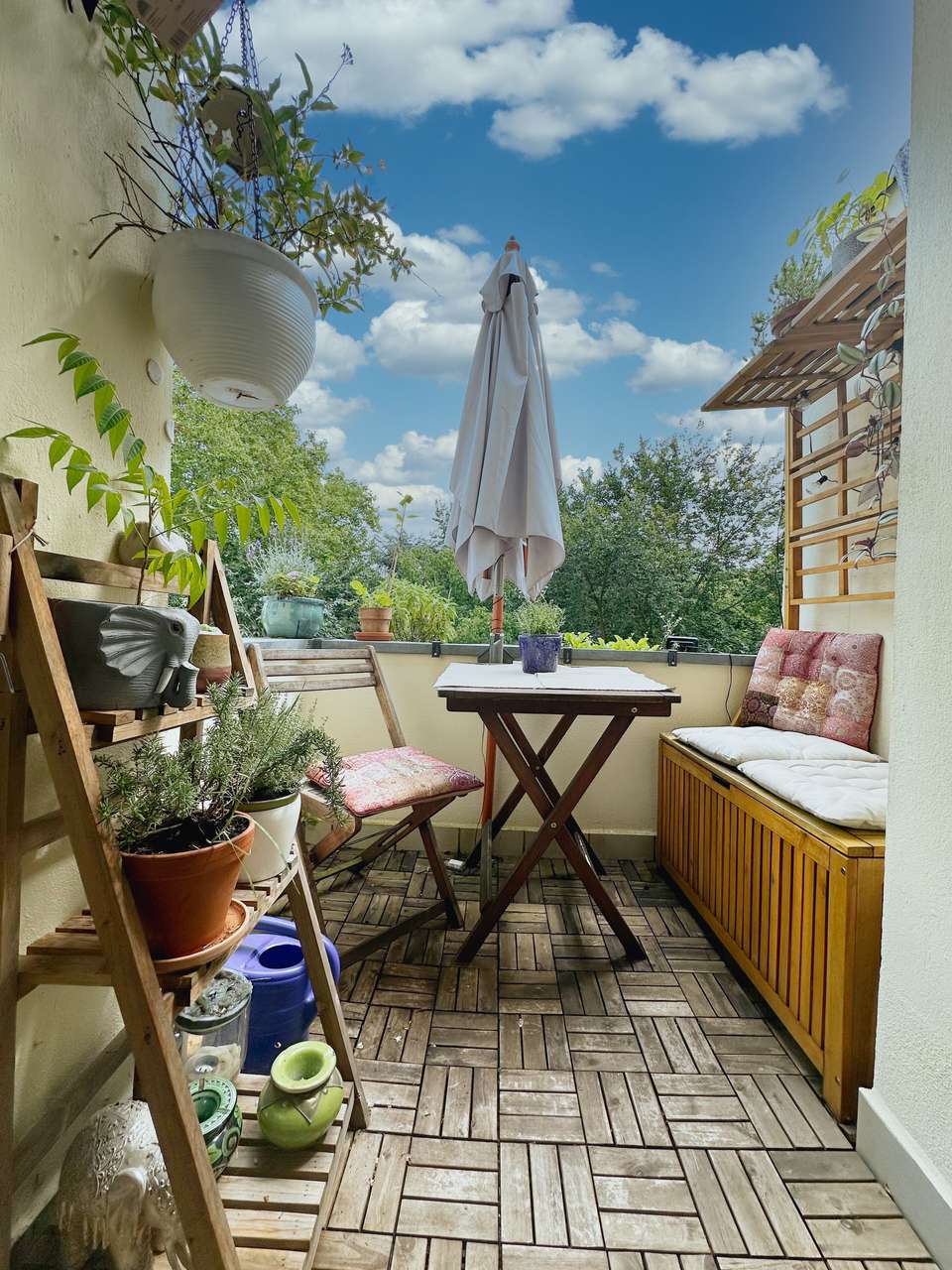 Balkon mit Blick auf Zoo Balkon mit Blick auf Zoo