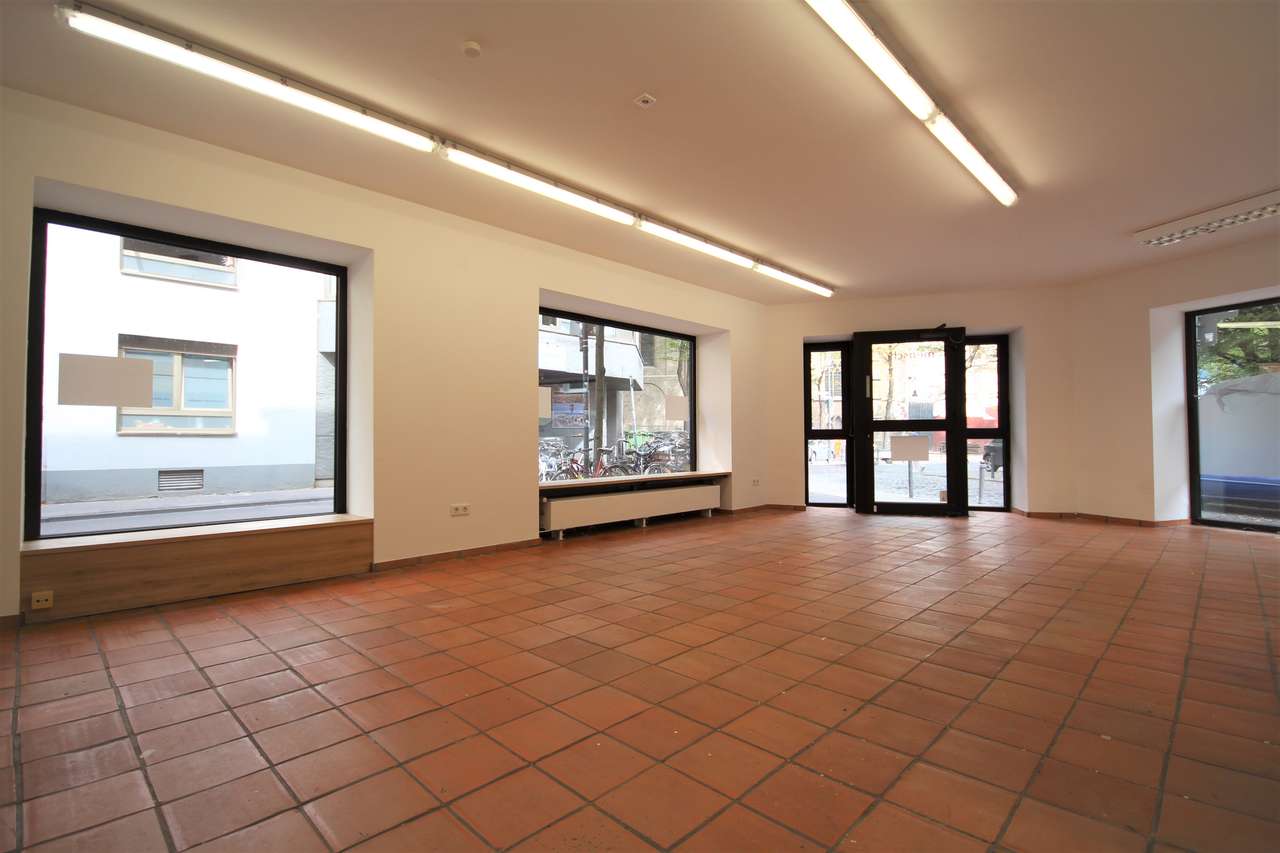 Eck - Ladenlokal Foto 1