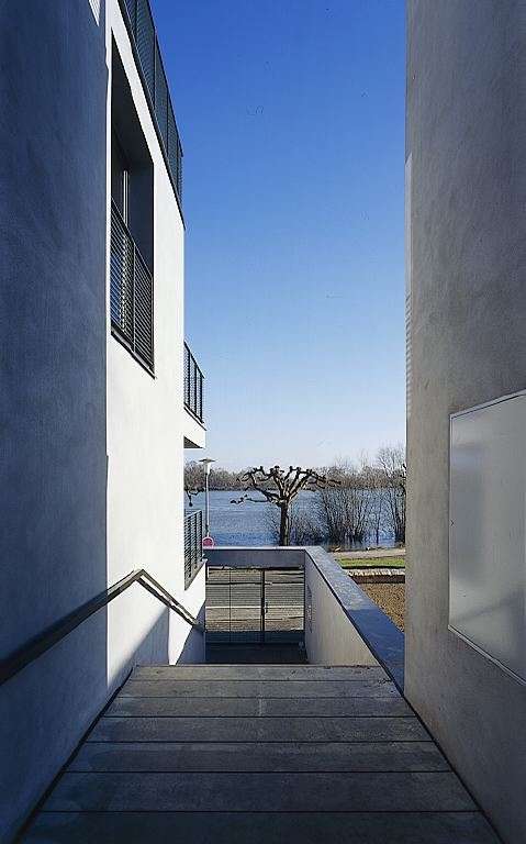Zugang mit Rhein - Blick Zugang mit Rhein - Blick