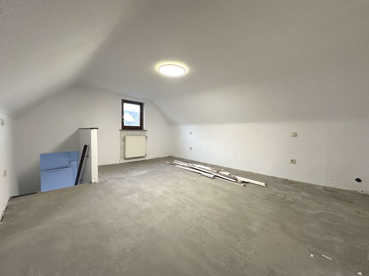 Raum 1 DG Hinterhaus Foto 1