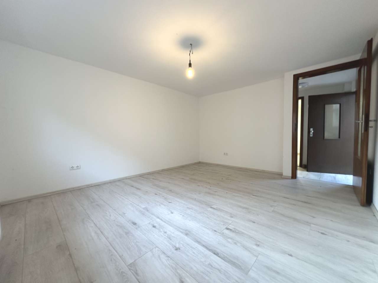 Raum 1 EG Vorderhaus Foto 2