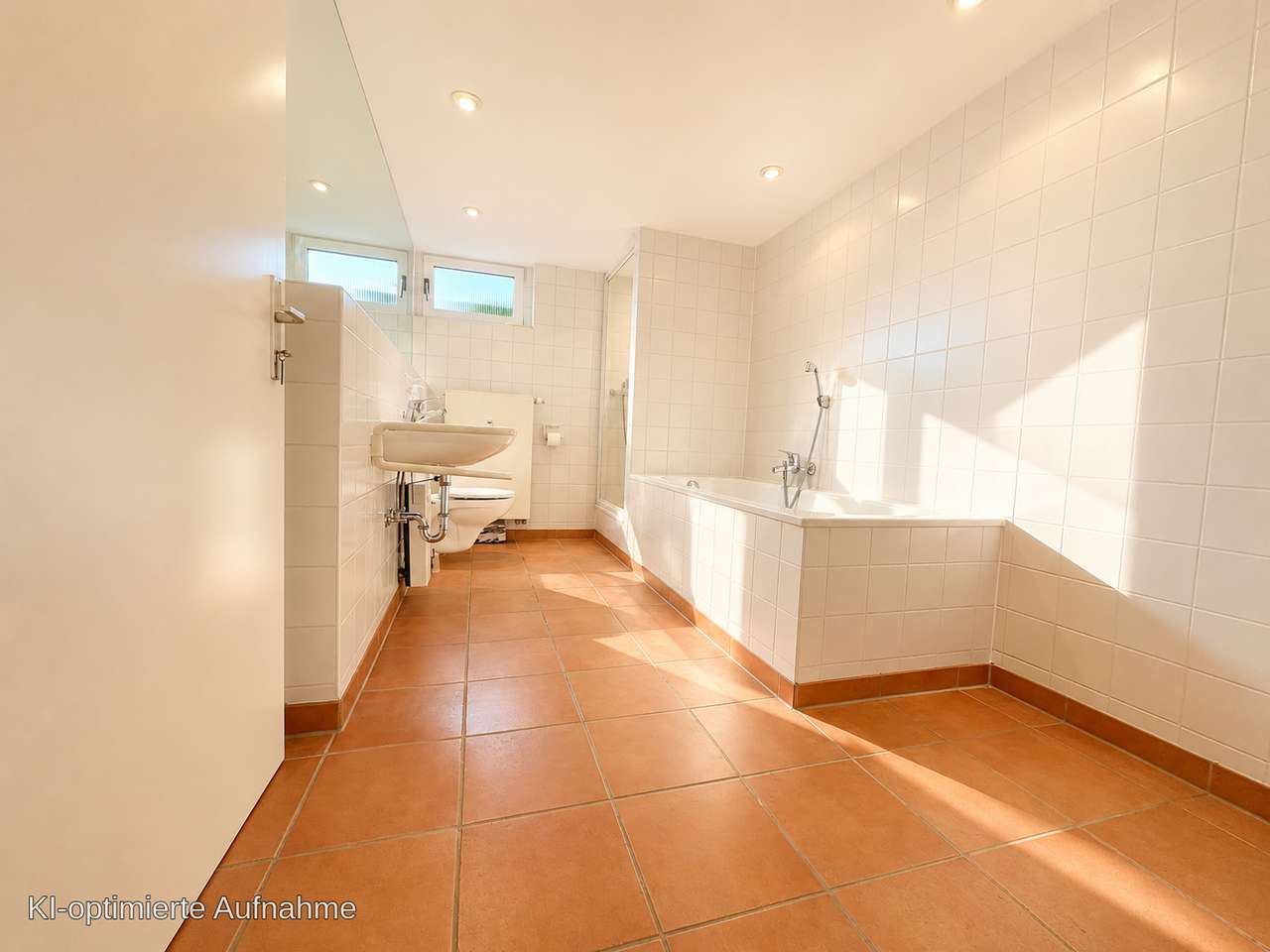 Wannenbad mit Dusche Foto 1 Wannenbad mit Dusche Foto 1