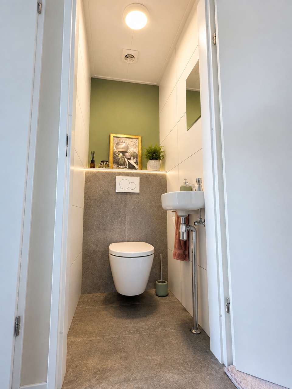 separates WC separates WC